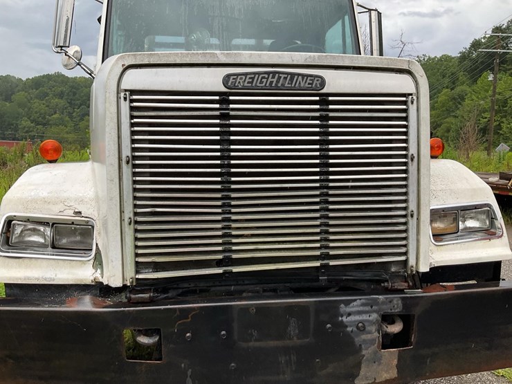 #141-•-1988-freightliner-log-truck-image-41