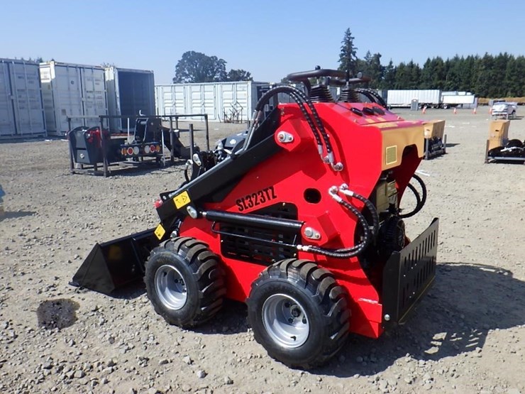 2026-sdlool-323tz-skid-steer-loader-image-2