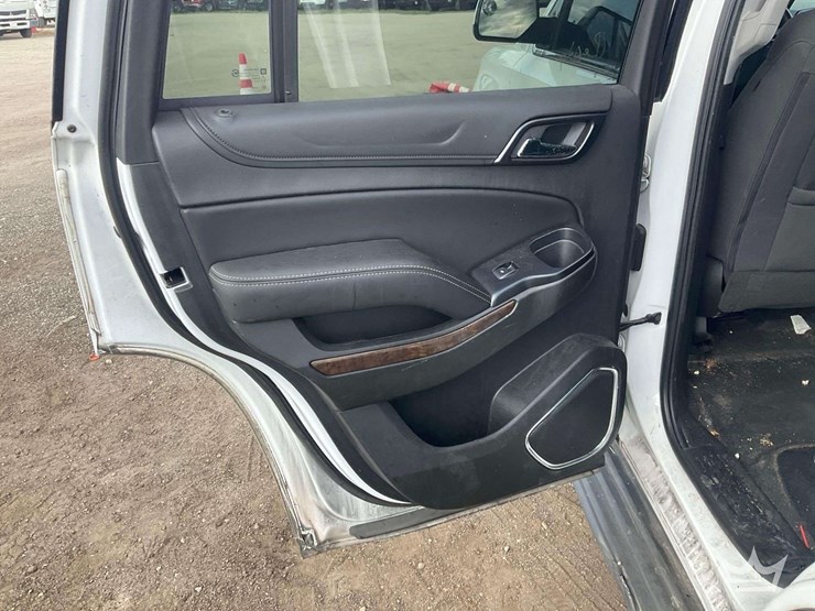 2019-chevrolet-tahoe-image-16