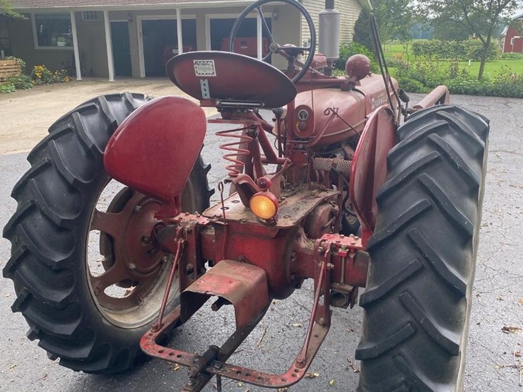 #6067-•-1948-farmall-h-tractor-image-8