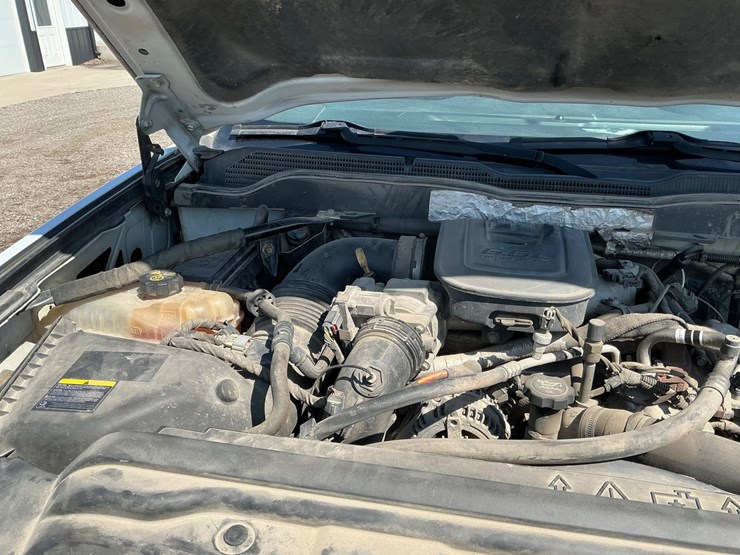 2016-chevrolet-silverado-2500-image-25