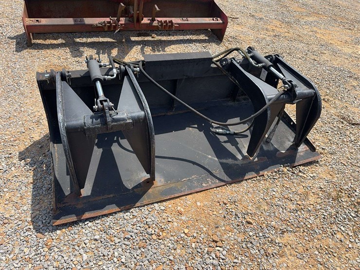 skid-steer-grapple-bucket-image-1