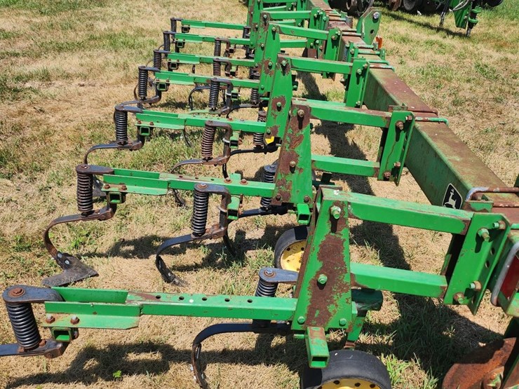john-deere-825-image-2