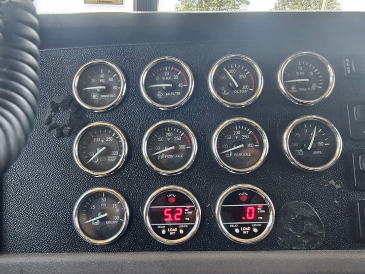 2015-peterbilt-386-image-57