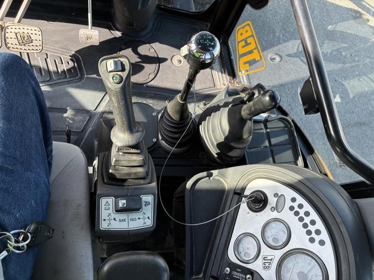 2008-jcb-3cx-image-24