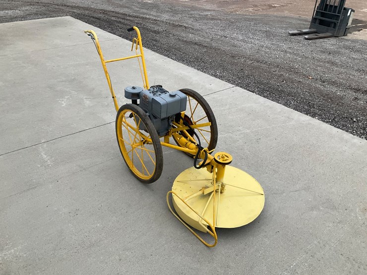 #5008-•-bachtold-fence-row-king-walk-behind-rotary-mower-image-3