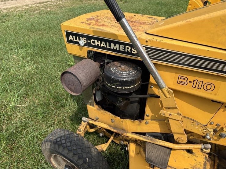 allis-chalmers-b-110-lawn-tractor---needs-battery-image-11