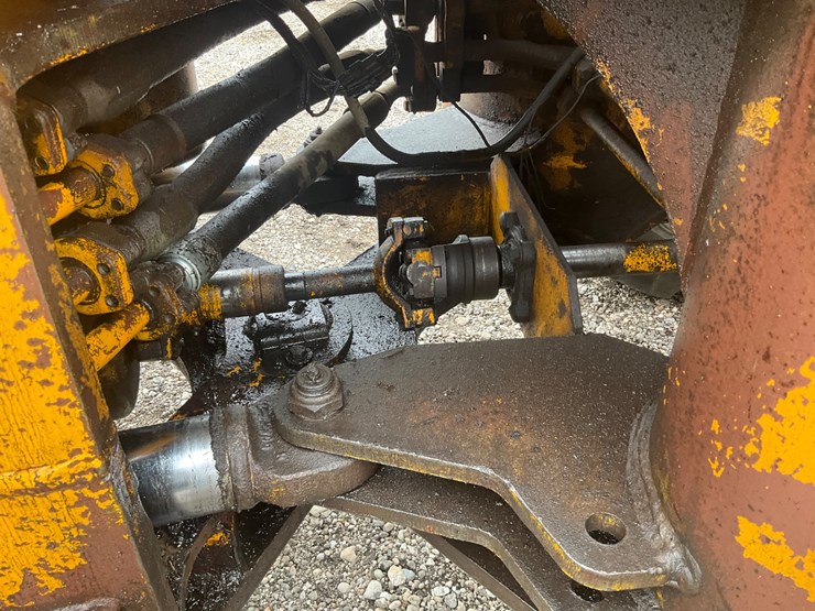 john-deere-444-image-22