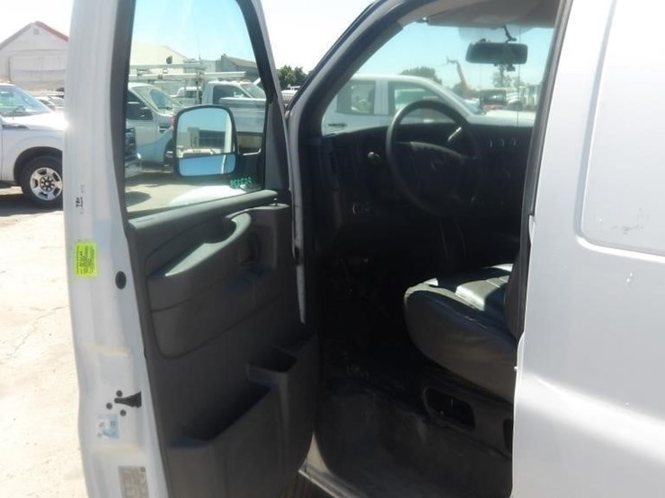 2014-utility-van-image-14
