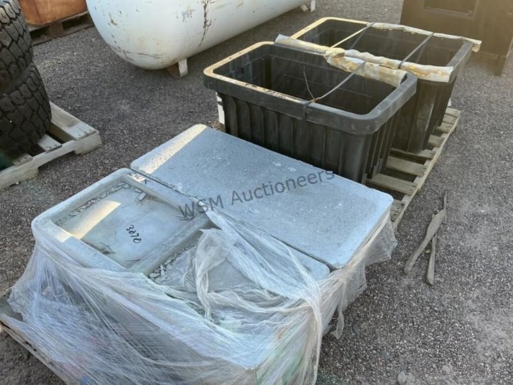 (2)-pallets-of-misc-image-4