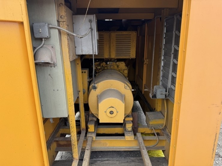 caterpillar-150-kw-image-8