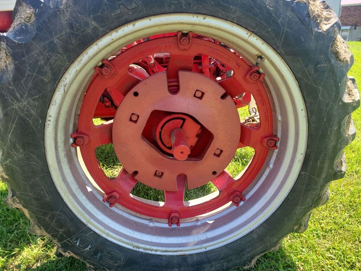 1959-farmall-560-diesel-image-13