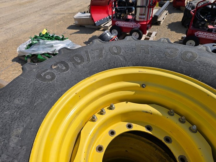 #68-•-2---600/70r30-tires-&-rims-image-5