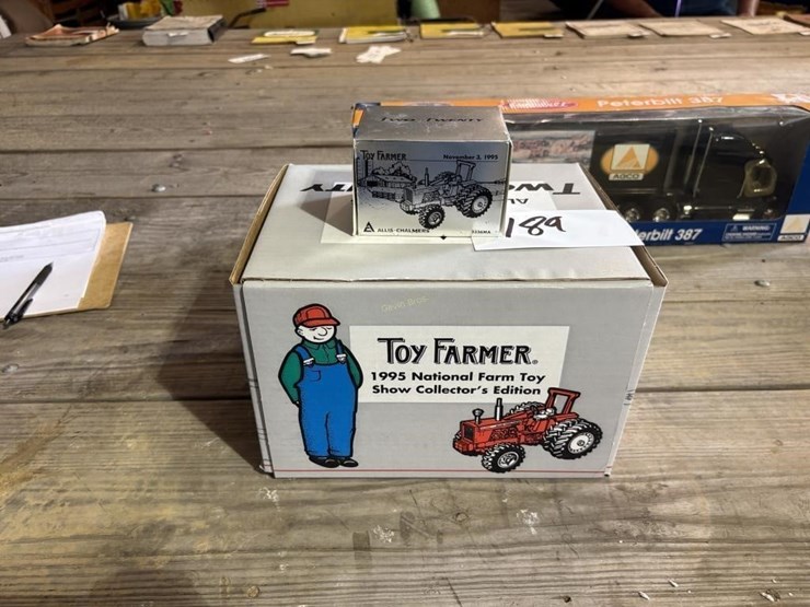 allis-chalmers-model-two-twenty-tractor-set-image-1