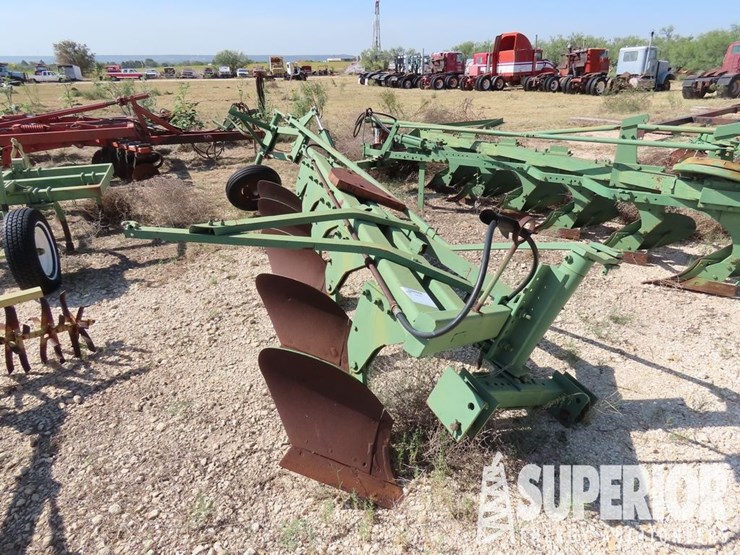 massey-ferguson-8-image-1