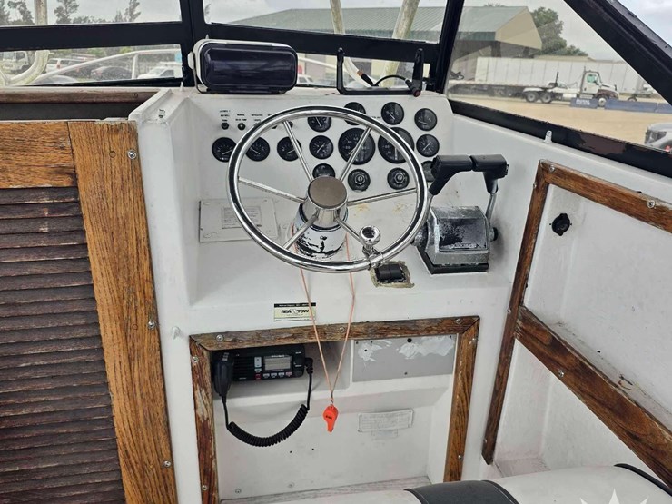 1980-23ft-mako-m238-boat-w/-25ft-t/a-boat-trailer-image-36