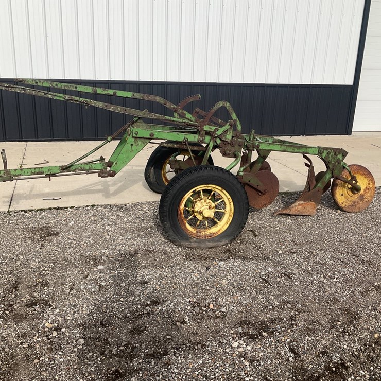 #5308 • 2-Bottom Pull-Type Moldboard Plow
