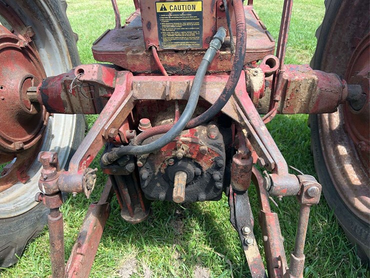 1955-farmall-300-image-13