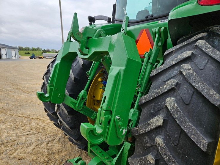 2013-john-deere-8335r-image-21
