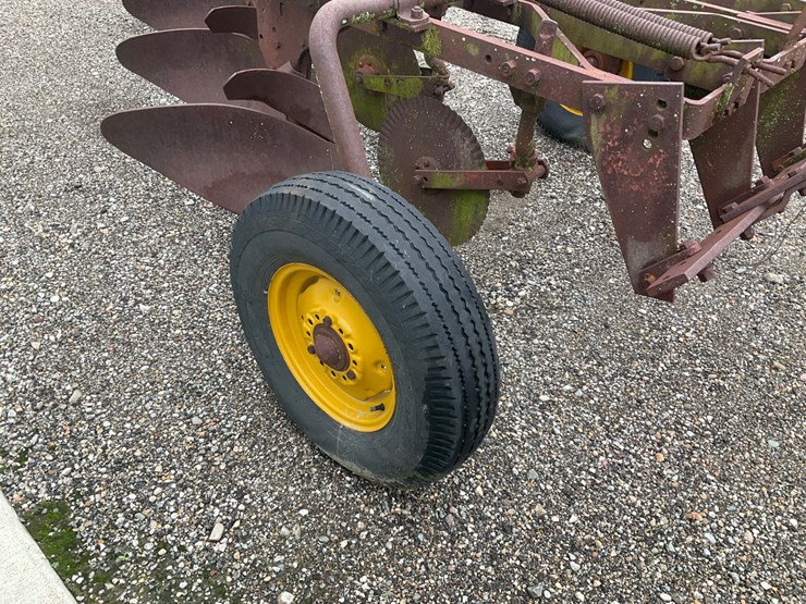 #5312-•-4-bottom-pull-type-moldboard-plow-image-9