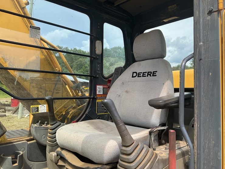 2004-deere-160c-lc-image-16