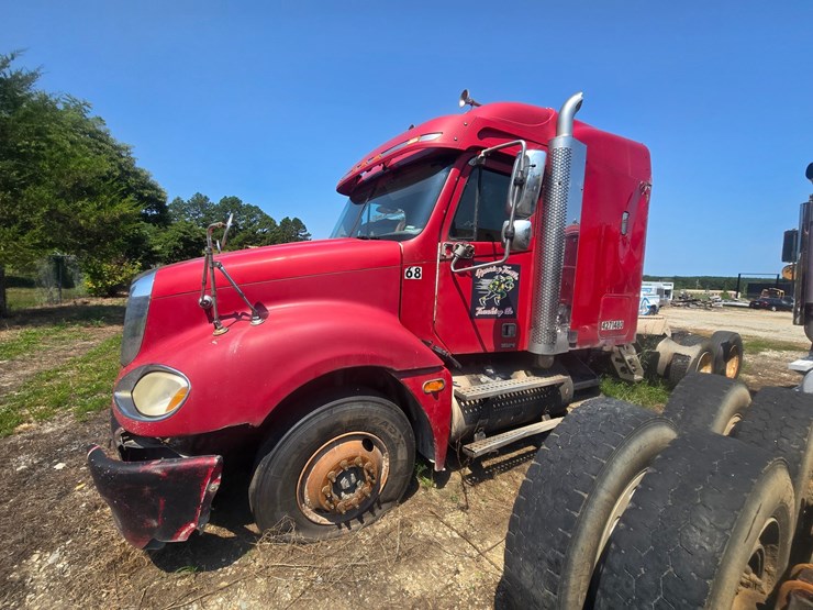 2003-freightliner-columbia-120-image-3