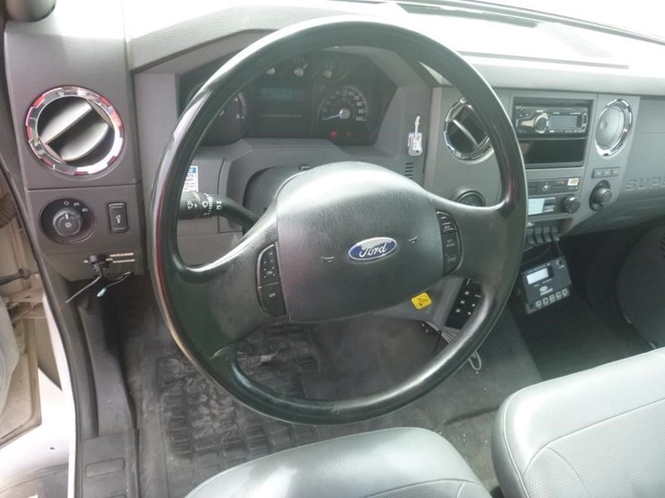 2011-ford-f750-image-22