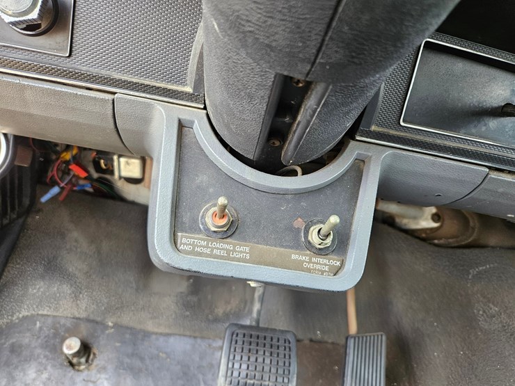 1992-ford-f700-image-44