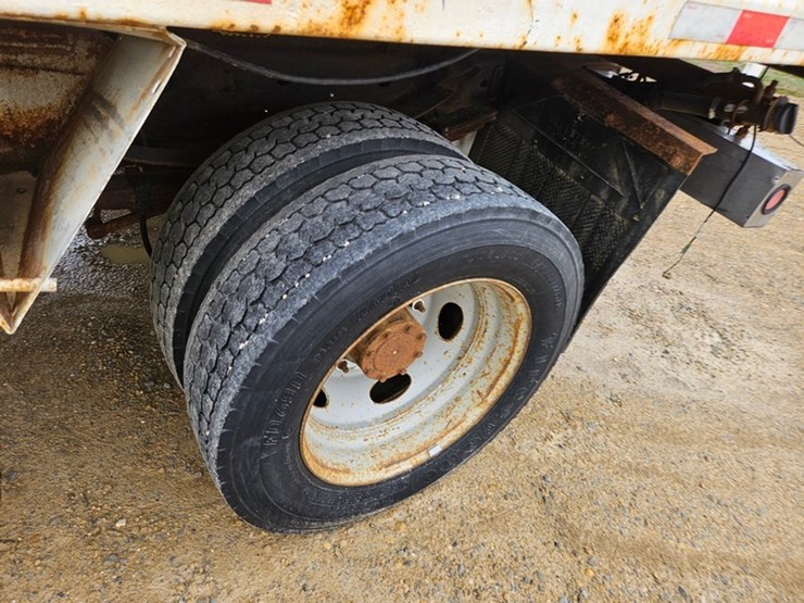 2009-ford-f550-image-36