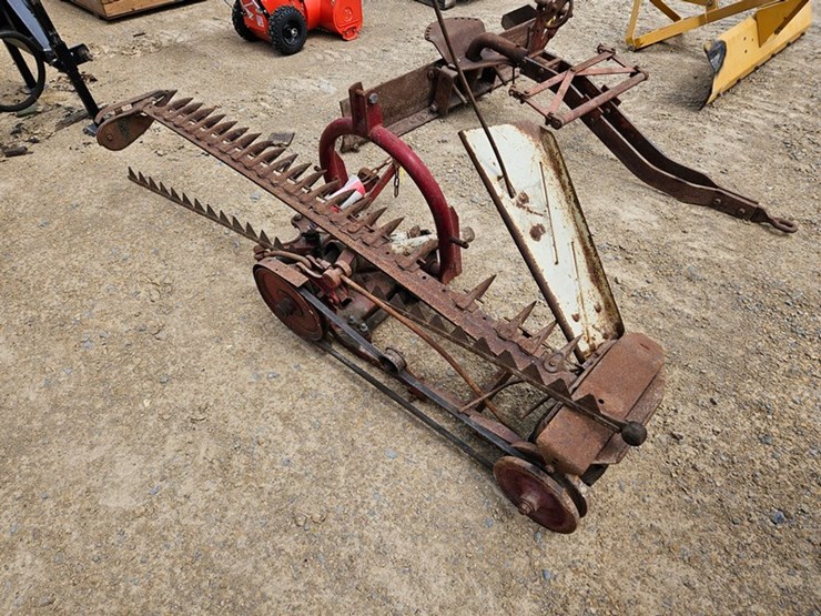 #88-•-international-3pt-sickle-mower-image-5