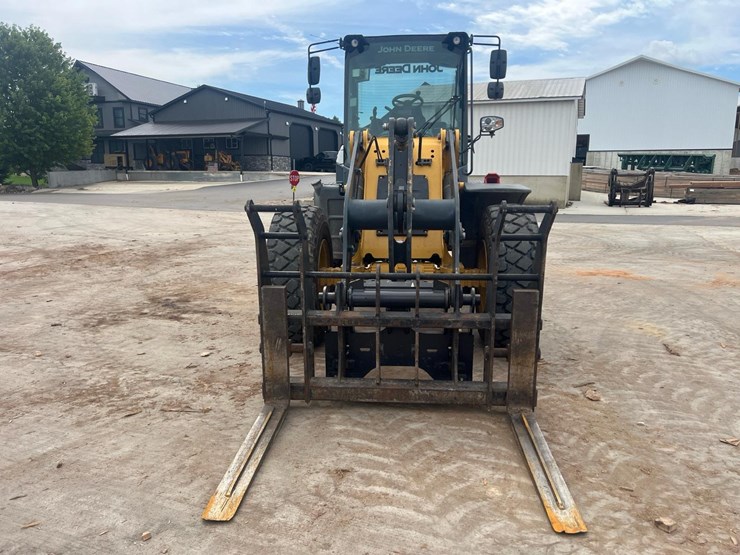 2020-deere-344l-image-5