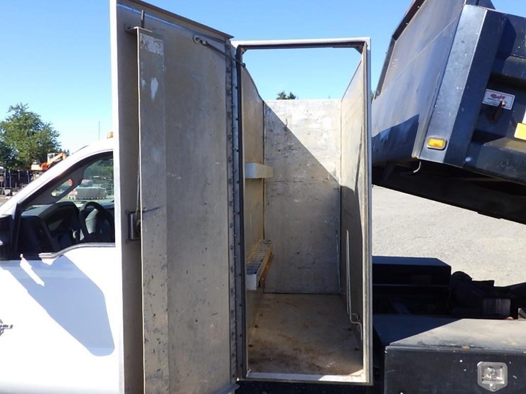 2014-ford-f550-image-11