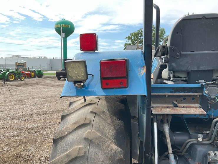 new-holland-ts100-image-24