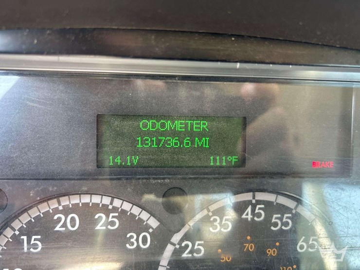 2019-freightliner-m2-106-image-6