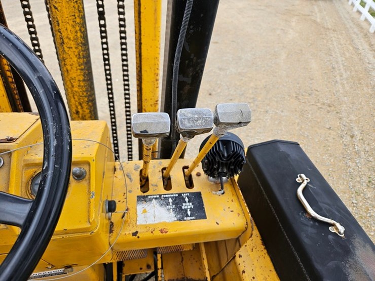 #127-•-case-single-stage-fork-lift-image-27