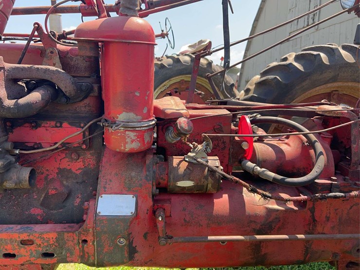 1954-farmall-super-h-image-29