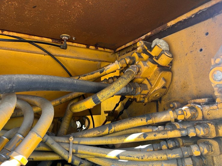 #134-•-1977-grover-rt620s-rough-terrain-crane-image-51