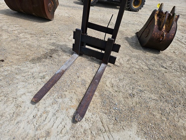 #103-•-pallet-fork-&-boom-image-9