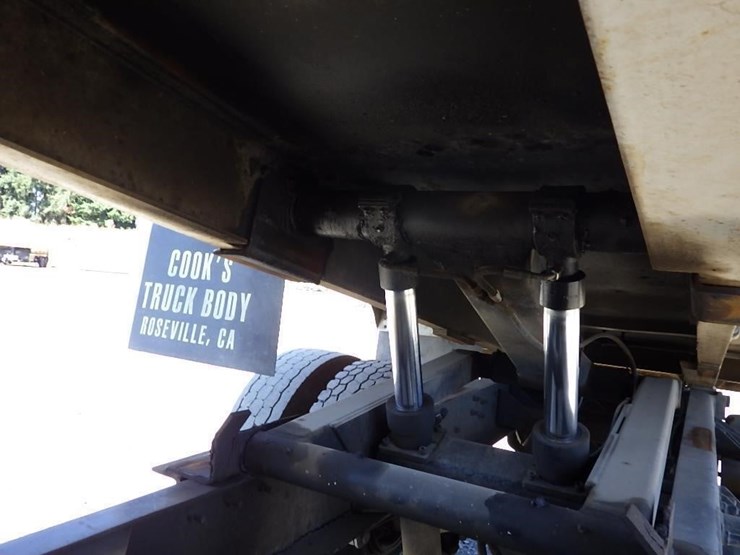 2006-kenworth-t300-image-12