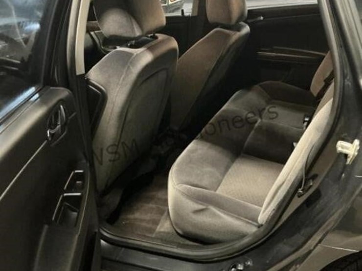 2013-chevrolet-impala-sdn-image-23