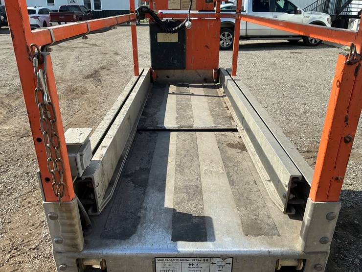2007-jlg-1930es-image-7