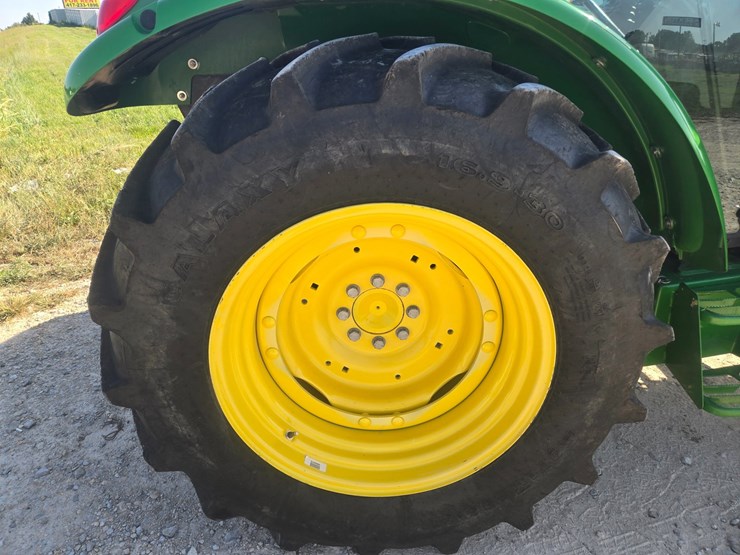 2024-john-deere-5075e-image-56