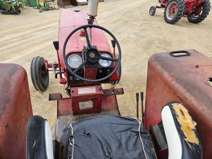 #53-•-interantional-656-farmall-tractor-image-17