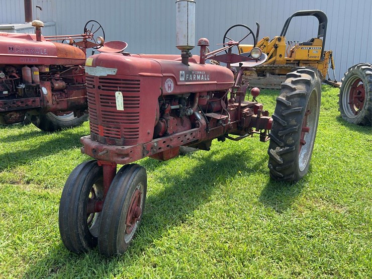 1952-farmall-super-h-image-1