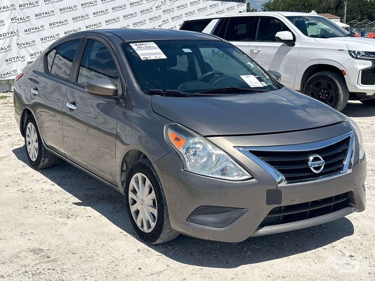 2016-nissan-versa-sedan-image-2