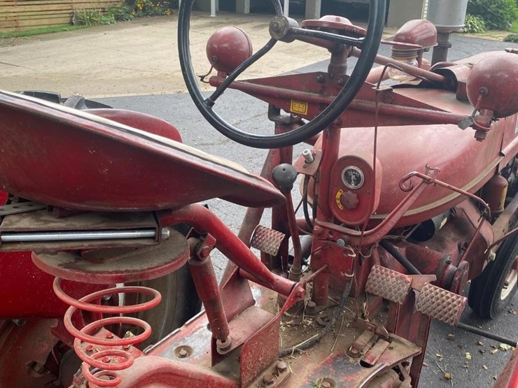 #6067-•-1948-farmall-h-tractor-image-13