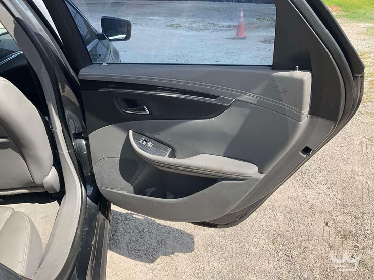 2018-chevrolet-impala-sedan-image-21