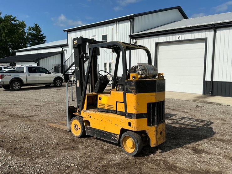 caterpillar-t80d-image-3