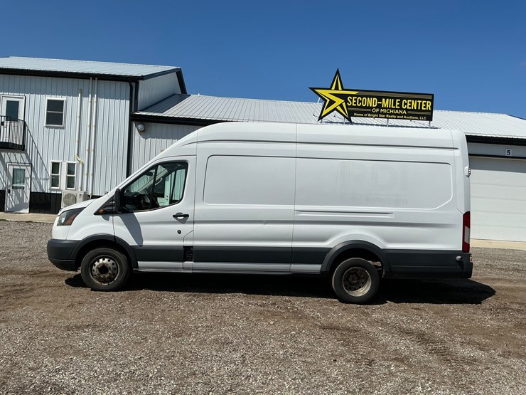 2015-ford-transit-image-2