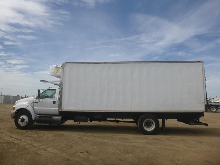 2011-ford-f750-image-5